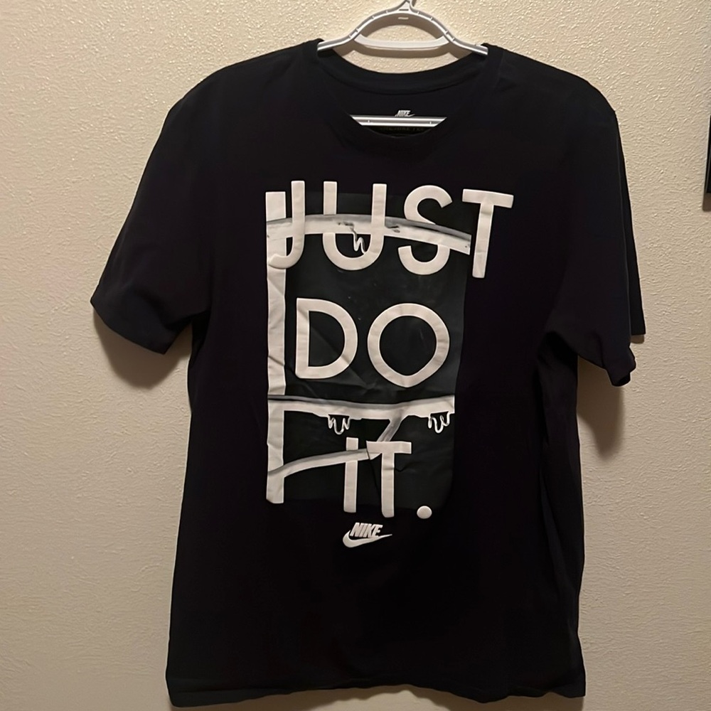 Men’s NIKE SS Athletic Cut t-shirt